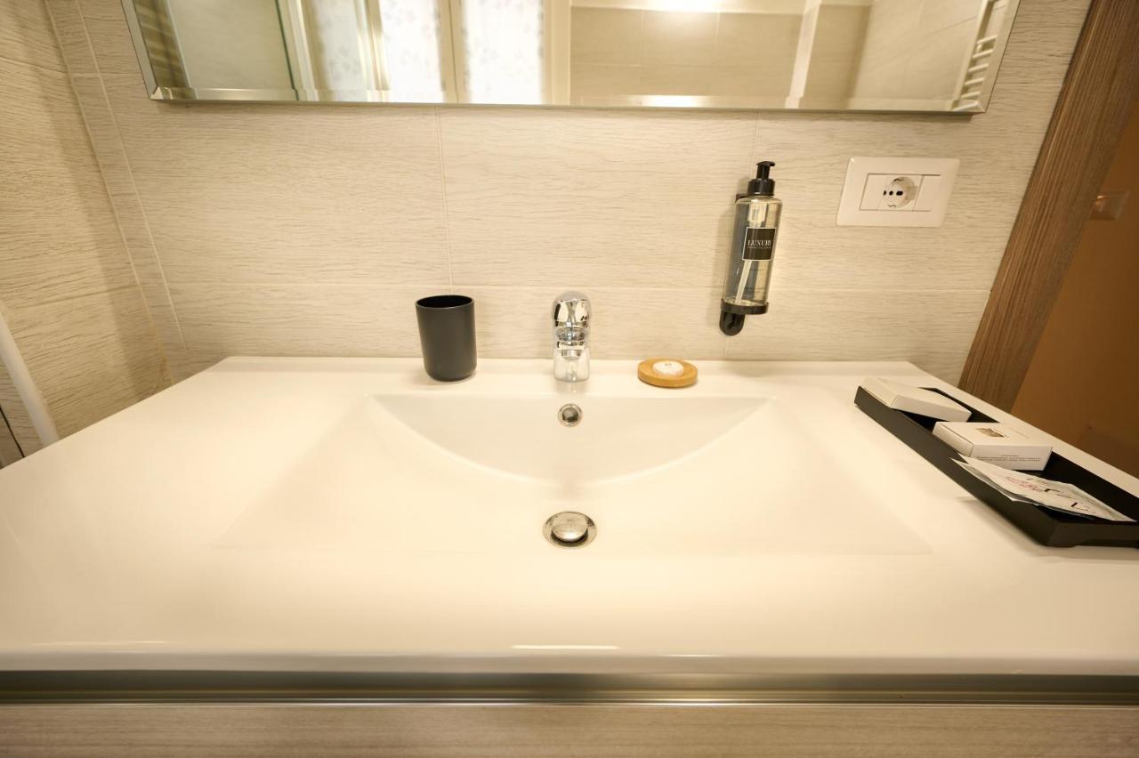 D'Azeglio 62 Luxury Rooms โบโลญญา ภายนอก รูปภาพ