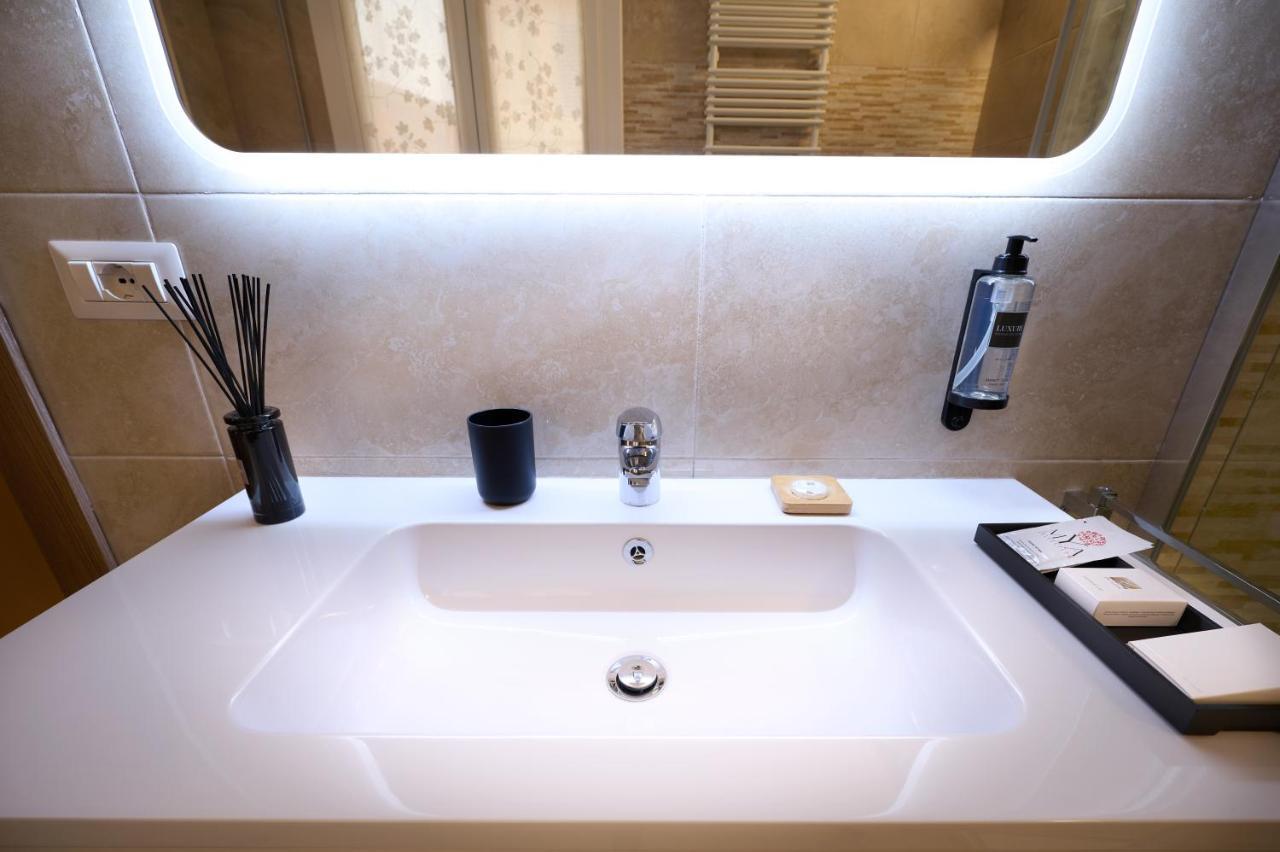 D'Azeglio 62 Luxury Rooms โบโลญญา ภายนอก รูปภาพ